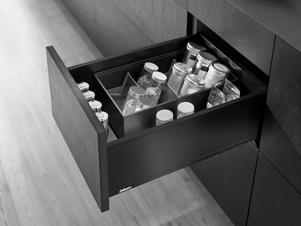 Blum Legrabox, stalčiaus furnitūros komplektas C Pure 450 mm/40 kg, BLUMOTION / TOB, juodas, EXPANDO, po plautuve