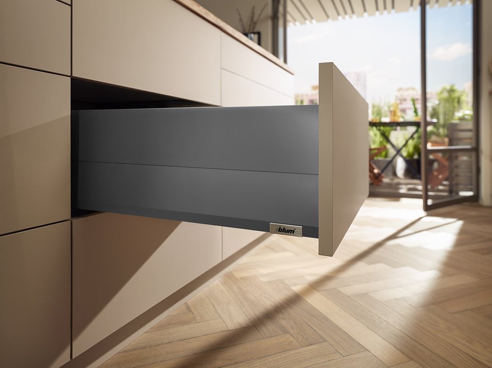 Blum Merivobox, stalčiaus furnitūros komplektas E Boxcap 500 mm/40 kg, tamsiai pilkas OG, INSERTA