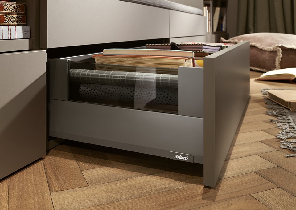 Blum Merivobox, stalčiaus furnitūros komplektas E Boxcover 400 mm/40 kg, tamsiai pilkas OG, INSERTA